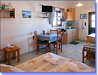 Studio, Dining Area, Kitchenette